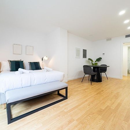 Stay U-Nique Apartments Albeniz Bcn L'Hospitalet de Llobregat Ngoại thất bức ảnh