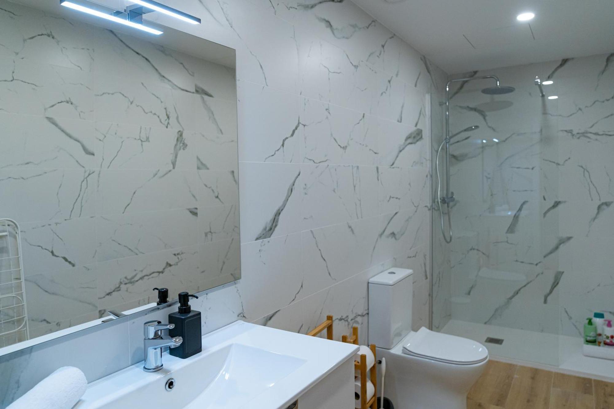 Stay U-Nique Apartments Albeniz Bcn L'Hospitalet de Llobregat Ngoại thất bức ảnh