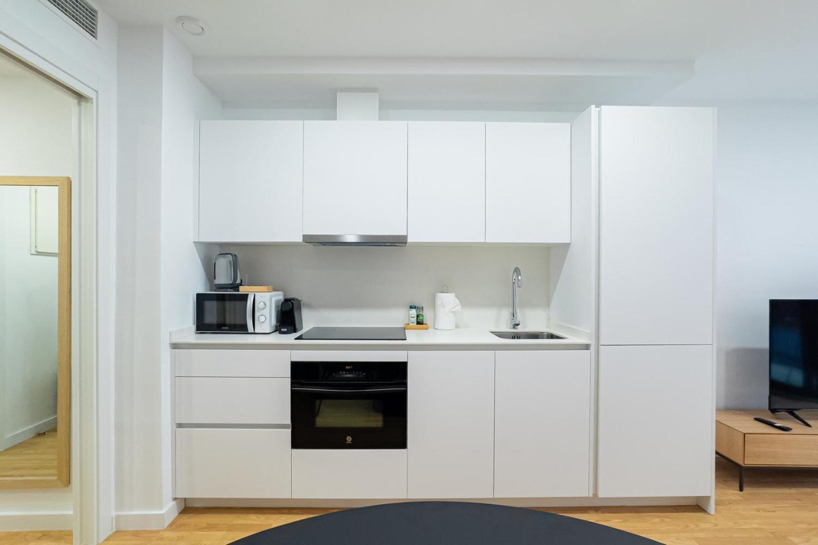 Stay U-Nique Apartments Albeniz Bcn L'Hospitalet de Llobregat Ngoại thất bức ảnh