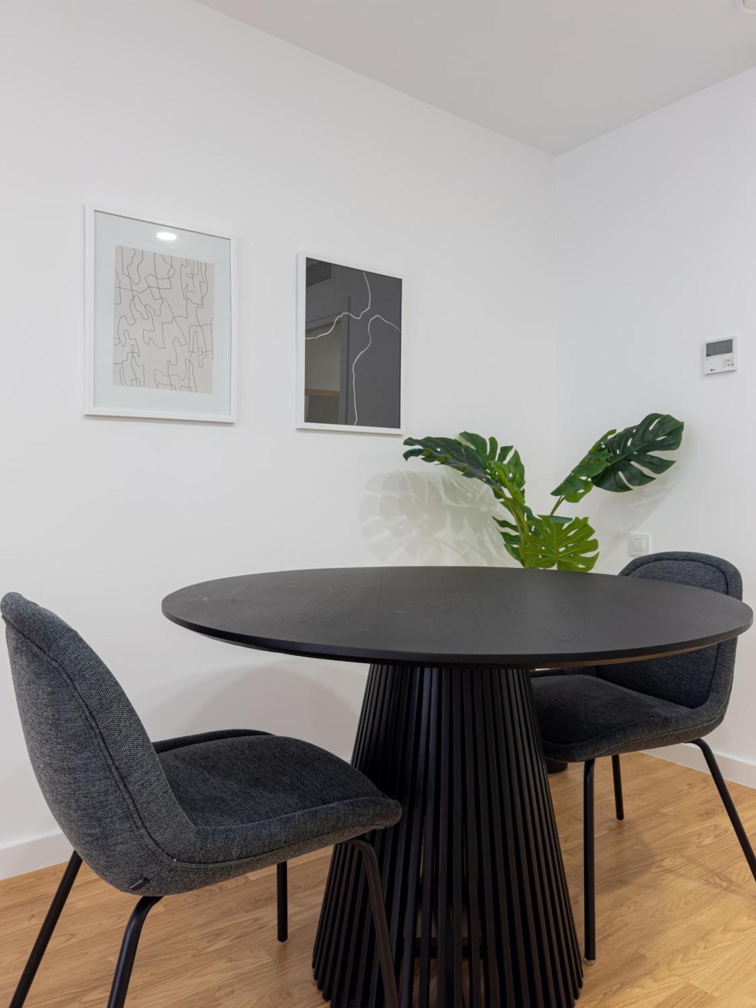 Stay U-Nique Apartments Albeniz Bcn L'Hospitalet de Llobregat Ngoại thất bức ảnh