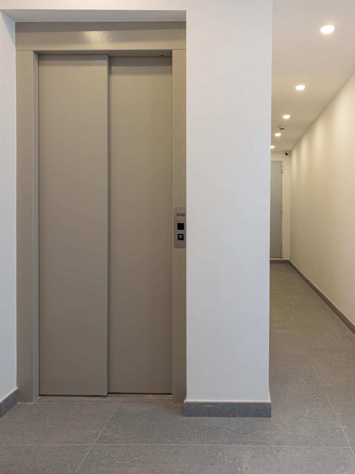 Stay U-Nique Apartments Albeniz Bcn L'Hospitalet de Llobregat Ngoại thất bức ảnh
